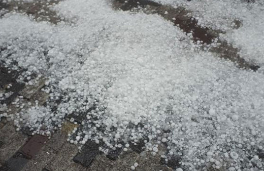 Dolu ve sağanak yağış hayatı felç etti! İstanbul Valiliği saat verip uyardı