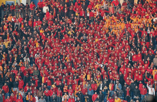 Sağlık Bakanı Fahrettin Koca'dan 'seyircili maç' açıklaması