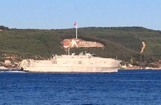 ABD savaş gemisi Çanakkale Boğazı'ndan geçti