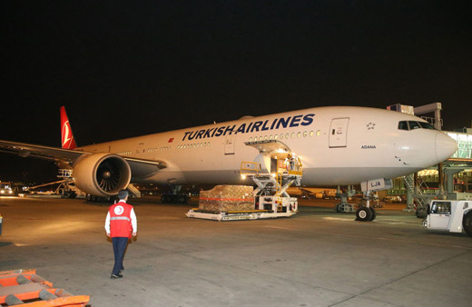 Kovid-19 ile mücade! Türk Kızılay Pakistan'a maske yardımı yaptı