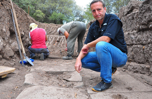 Manisa'da bulunan 2 bin yıllık tarihi yol uzunluğuyla şaşırttı