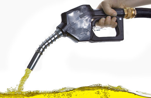 Aracı olanlar dikkat! Benzine 19 kuruş zam geldi