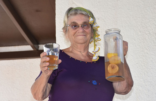 Prof. Dr. Canan Karatay'dan Kovid-19 tavsiyeleri:Karbonatlı suyla gargara yapın