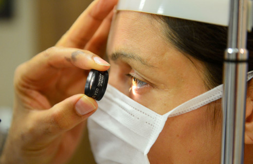 Uzman Opr. Dr. Tuncay Sezgin uyardı! Koronavirüste çarpıcı ''kırmızı göz'' belirtisi!