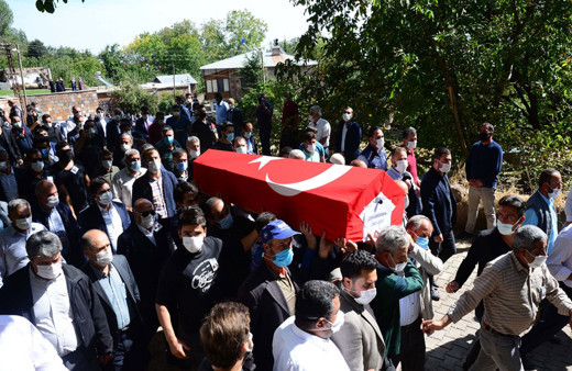 71 yaşında vefat etti! Eski bakan Zeki Ergezen son yolculuğuna uğurlandı