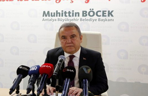 Covid-19'a yakalanan Antalya Büyükşehir Belediye Başkanı Muhittin Böcek'in son sağlık durumu