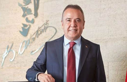 Covid-19'a yakalanmıştı!  Muhittin Böcek'in yoğun bakımdaki tedavisi devam ediyor