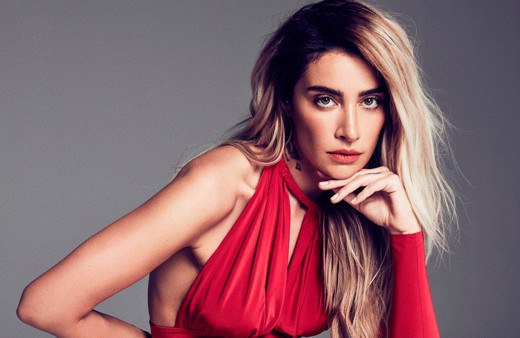 Bikinisiyle tekne halini paylaşan Sıla Gençoğlu'na beğeniler yağmur gibi aktı