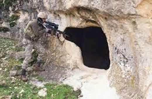 Hakkari Şemdinli hudut hattında PKK’ya ait bir mağara kullanılamaz hale getirildi