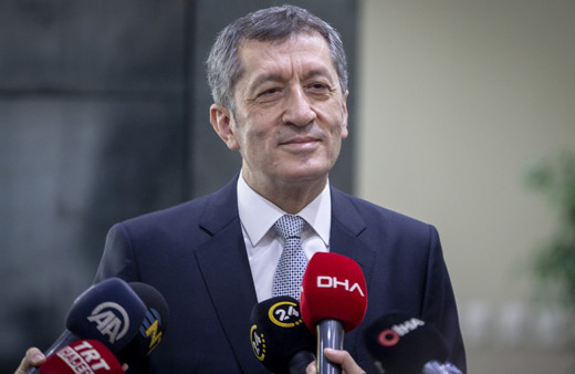 Ücretsiz 500 bin tableti kimler alacak? Milli Eğitim Bakanı Ziya Selçuk açıkladı