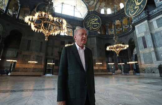 Cumhurbaşkanı Erdoğan Ayasofya Camii'ne 2 hat levhası hediye etti