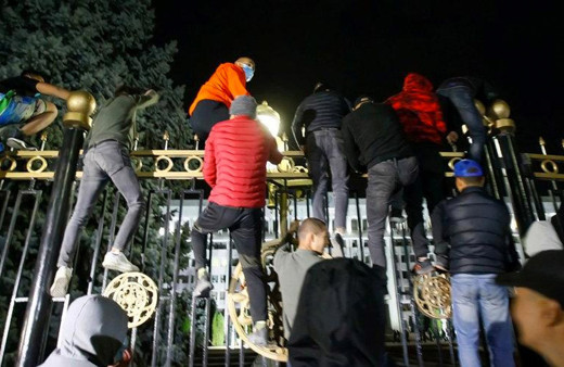 Kırgızistan'da FETÖ parmağı ifşa oldu Atambayev ile birlikte hapisten kaçırılan isme bakın