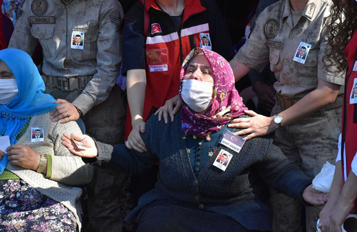 Kocaeli'de şehit olan uzman onbaşı toprağa verildi annenin feryadı yürekleri sızlattı