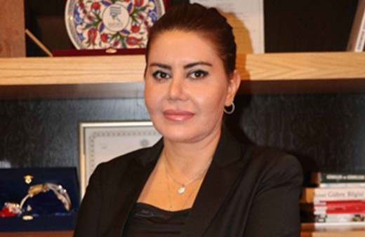 Zindaşti'nin hem flörtü hem iş takipçisiymiş! Aliye Uzun, İsmail Saymaz'a konuştu