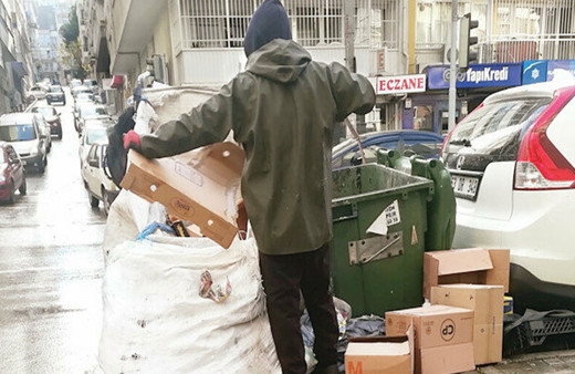 Büyükçekmece'deki kağıt toplayıcılarına çalışma saati düzenlemesi