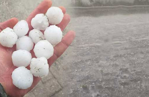 İzmir'i dolu ve sağanak yağış vurdu! Ceviz büyüklüğünde dolu yağdı