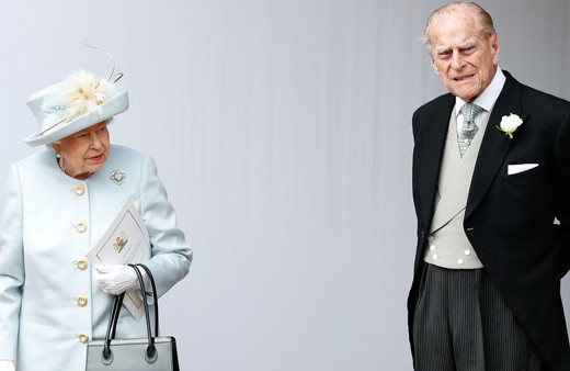 Kraliçe Elizabeth eşi Prens Philip'i 7 ayın ardından bırakıp işbaşı yapıyor