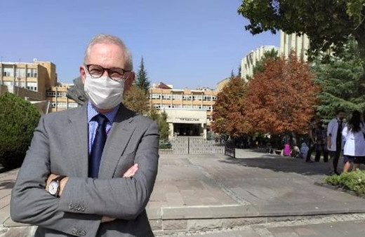 Prof. Dr. Murat Akova: Covid-19 aşısı Türkiye'de yılbaşından sonra kullanılabilir olacak