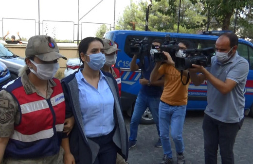 Kırmızı kategorideki teröristin sağ kolu Merve Nur Doğan adliyeye çıkarıldı