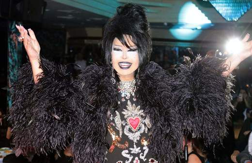 Bülent Ersoy'un Kıbrıs'ta tutuklanan orkestrası tahliye edildi! Aileler Ersoy'a çok kızgın...