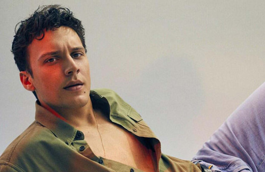 Alya dizisinden ilk kareyi Hande Ataizi ve Edis Görgülü paylaştı