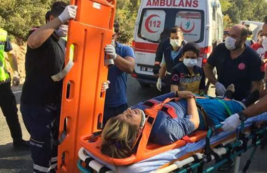 Mersin işçi midibüsü devrildi: Ölüler ve çok sayıda yaralı var