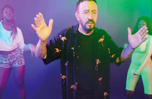 Mustafa Topaloğlu otel parası ödeyemeyince Afrika dansçıları evinde kalmaya başladı