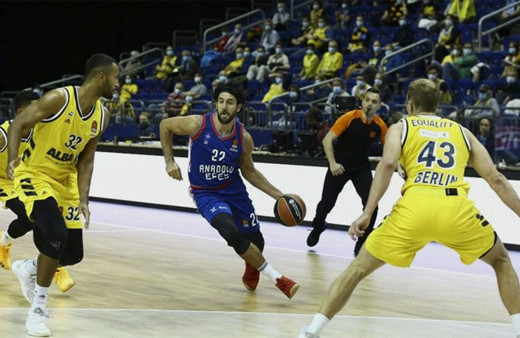 Anadolu Efes, THY Avrupa Ligi'nde ilk galibiyetini aldı