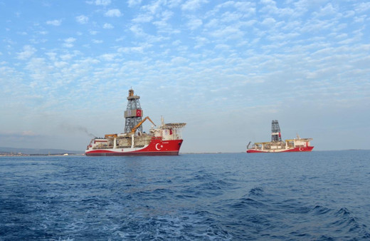 Kanuni sondaj gemisinden Yavuz'a selam