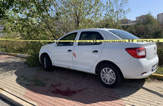 Pendik'te seyir halindeki otomobilde kanlı hesaplaşma