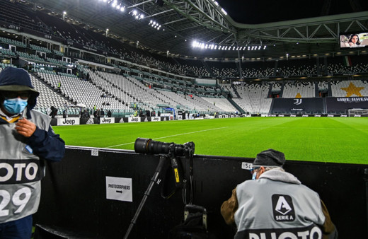 Napoli'ye hükmen yenilgi ve 1 puan silme cezası