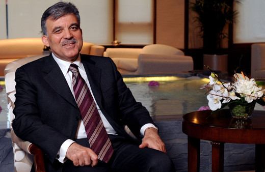 Abdullah Gül'den Anayasa Mahkemesi çıkışı! 'Işıkla yanıyor' paylaşımı yanlış ama...