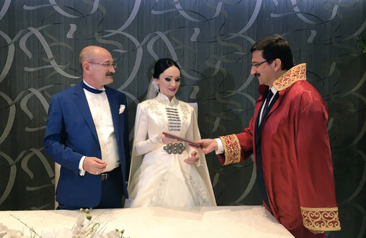 Emin Pazarcı'nın eşi Beyza Pazarcı kimdir kaç yaşında?