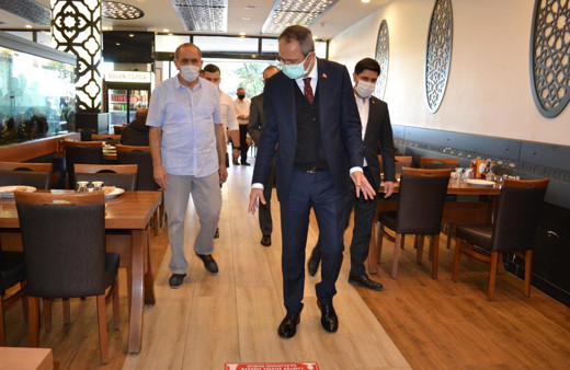 Kaymakam Metin Kubilay’ın katılımıyla Sultanbeyli’de kapsamlı koronavirüs denetimi gerçekleştirildi