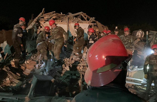 Bergüzar Korel'den dikkat çeken Azerbaycan paylaşımı bakın hangi ünlü ne yazdı