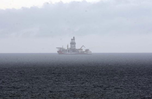 Mersin'den yola çıkan Kanuni gemisi Bozcaada açıklarına demirledi