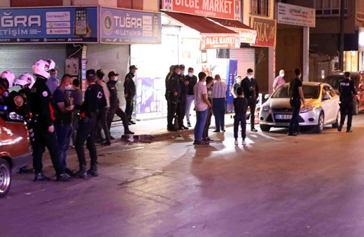 Gaziantep'te vatandaşın dikkati faciayı önledi zaman ayarlı bomba bıraktılar