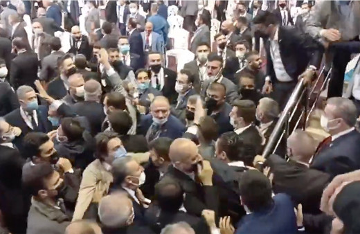 BBP'nin 11. Büyük Kongresi'nde arbede çıktı! Genel Başkan adayı salona alınmadı