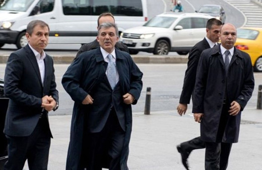 11. Cumhurbaşkanı Abdullah Gül’ün koruması yolda yayaya çarptı! 1 kişi öldü