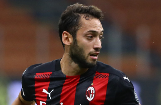 Hakan Çalhanoğlu yüzde 90 Manchester United'da