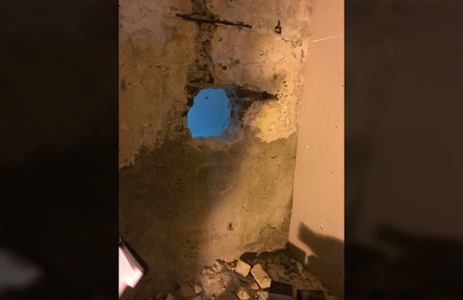 İstanbul Bağcılar'da duvarı delip hırsızlık yapan 4 şüpheli yakalandı