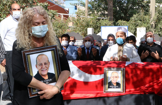 Bekir Coşkun Şanlıurfa'da son yolculuğuna uğurlandı! Cenazede o detay dikkat çekti