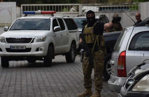 Gürcistan'da onlarca kişi silahla alıkoydu! Özel hareket sevk edildi