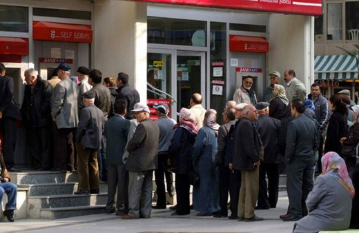 2.6 milyon emekli ayda 763 TL ile geçinmeye çalışıyor! DİSK-AR'dan çarpıcı rapor