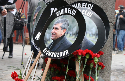 Diyarbakır Çifte Minare önünde öldürülen Tahir Elçi'nin davası 5 yıl sonra başladı