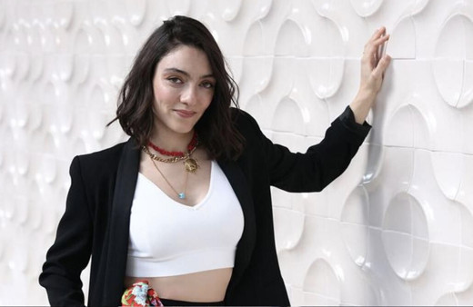 Merve Dizdar eşi kim Masumlar Apartmanı Gülben kiminle evli?