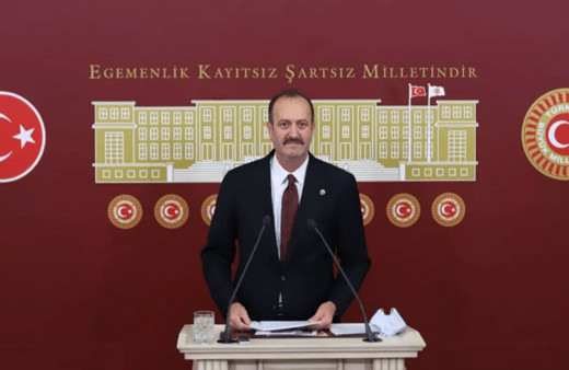 MHP’li Osmanağaoğlu: Askıda ekmeği ağızlarına dolayan askıda vekilliği hatırlasınlar!