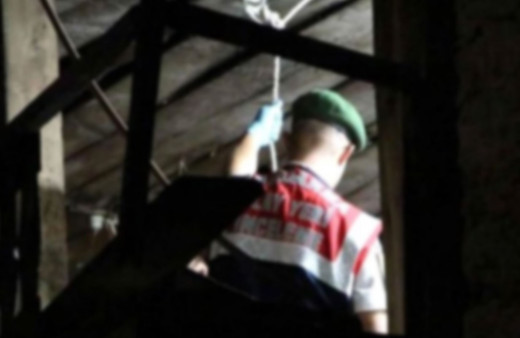 Antalya'da feci olay! Eşinin terk ettiği adam bunalıma girip kendini astı