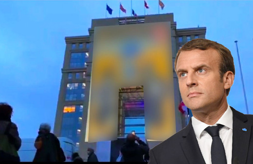 Fransa'da İslamofobi kurumsallaşıyor! Hz. Muhammed'e hakaret karikatürleri devlet binalarına yansıtıldı