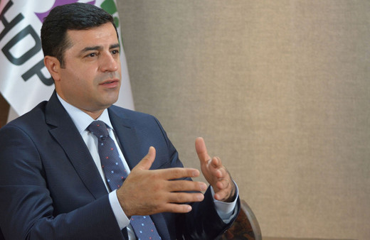 Demirtaş böyle uyardı: Kumpasa dahil olurlarsa ileride yargılanacaklar